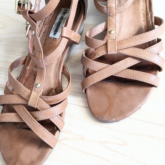 Steve Madden Light Brown Low Heel - Picture 1 of 6